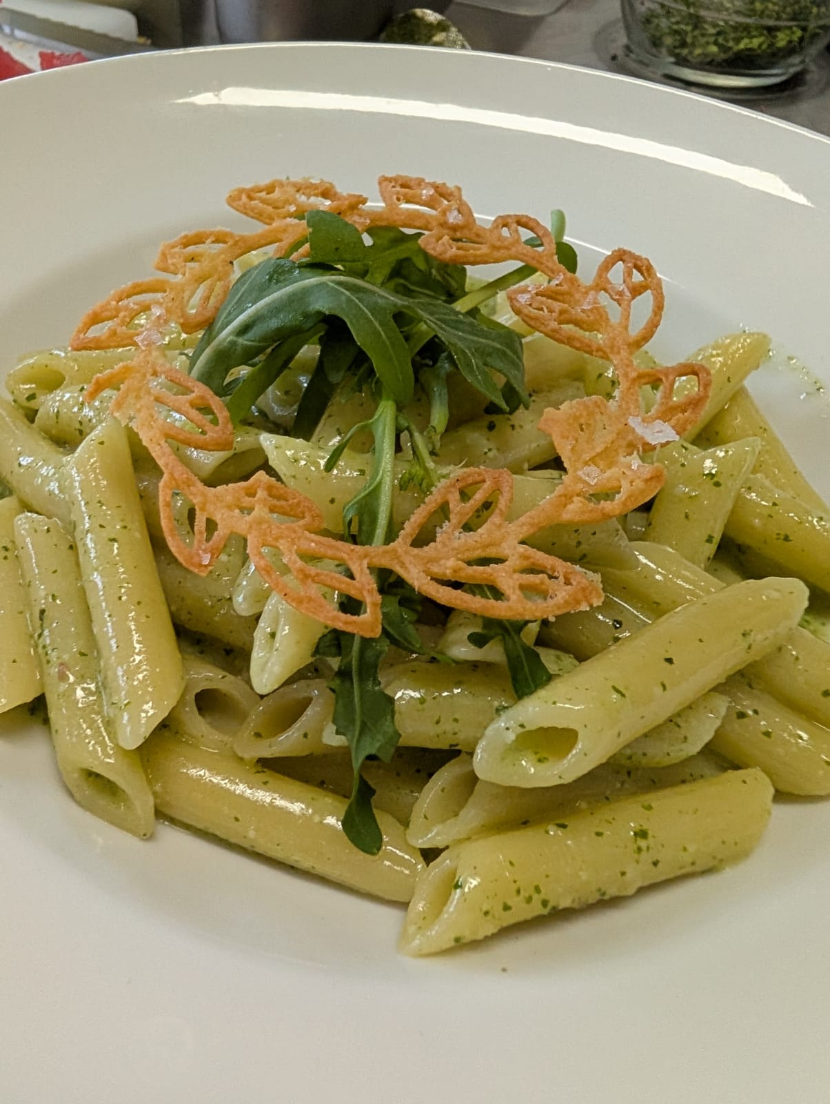 Penne mit Pesto und frischem Rucola