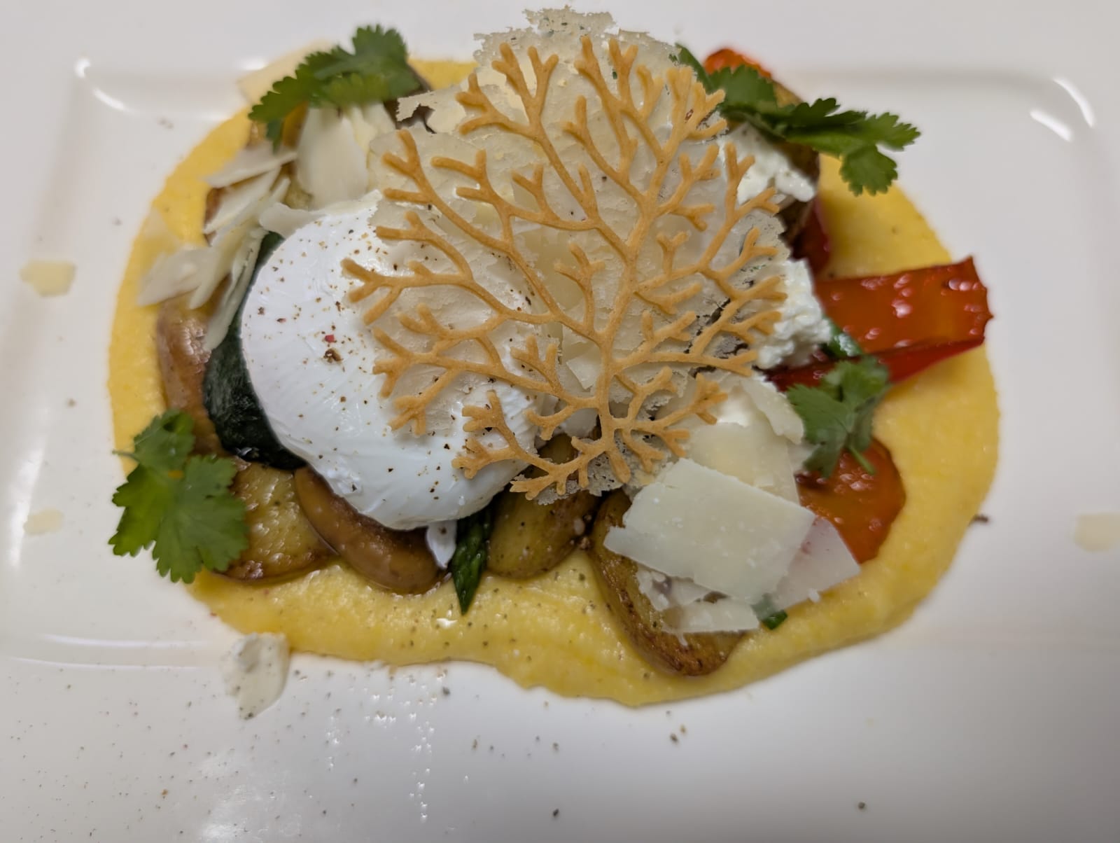 Cremige Polenta mit pochiertem Ei